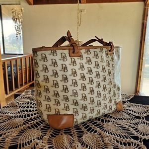 Dooney & Bourke Tote